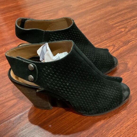 Arturo Chiang Janelle Black Suede Peep Toe Booties 7.5M Chunky Heel - Picture 4 of 14